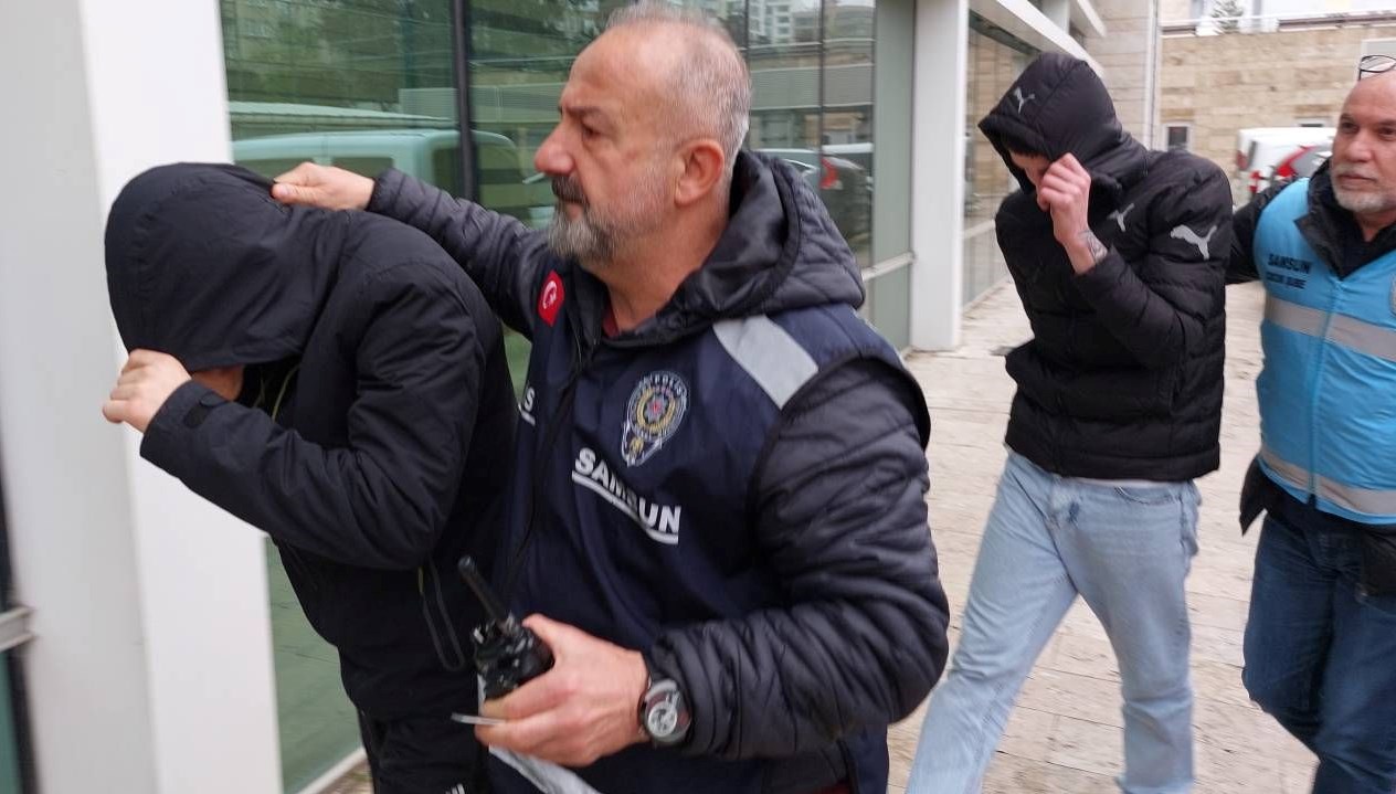 Okulda öğretmeni döven iki çocuk tutuklandı