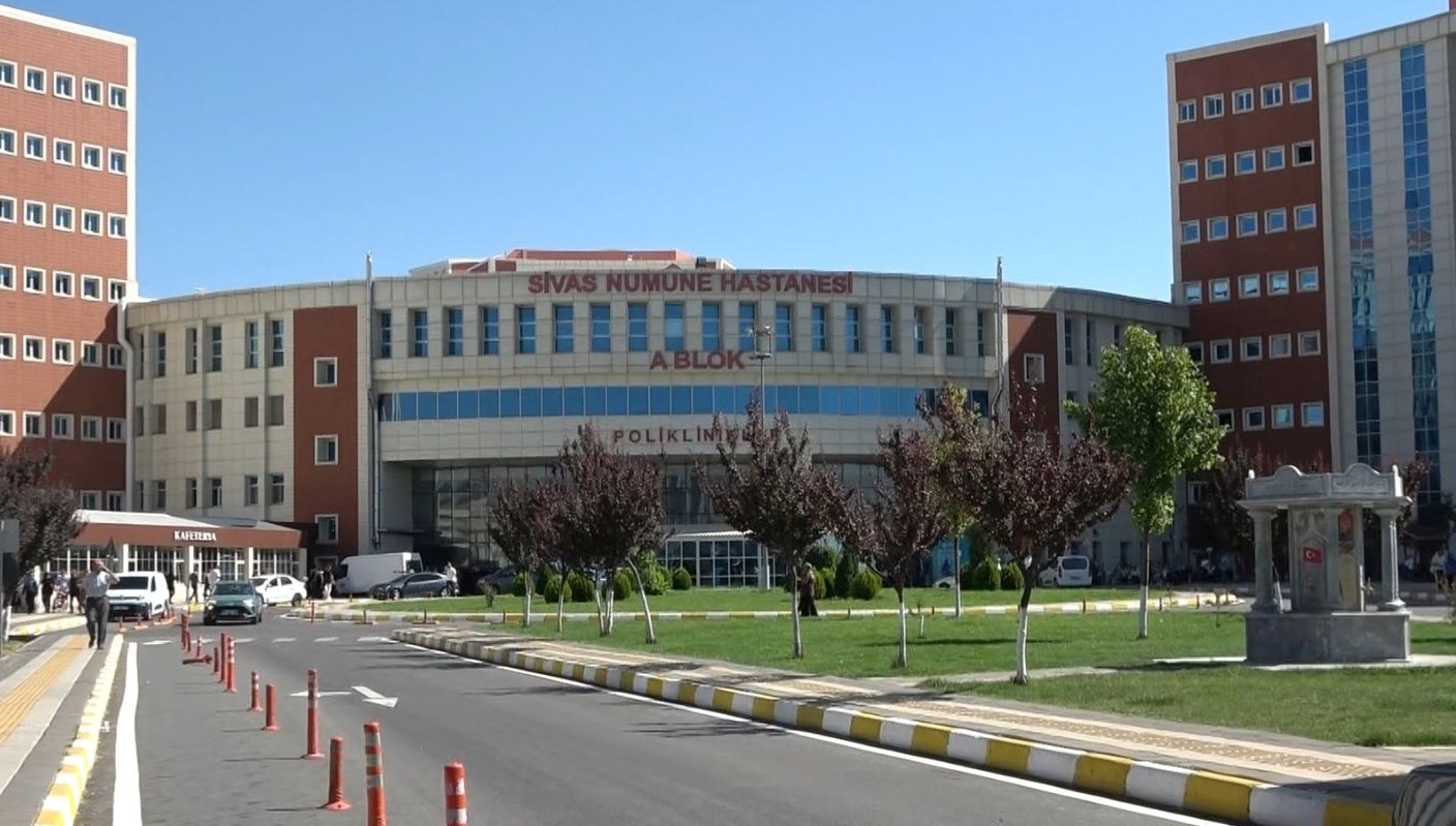 Hastanede porselen yerine köpük tabakla yemek servisine inceleme