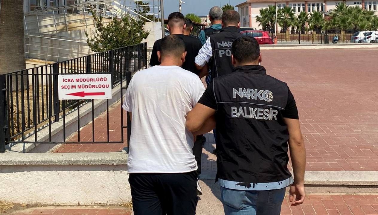 balikesirde narkotik operasyonu 5 supheli tutuklandi HY3dBbAC