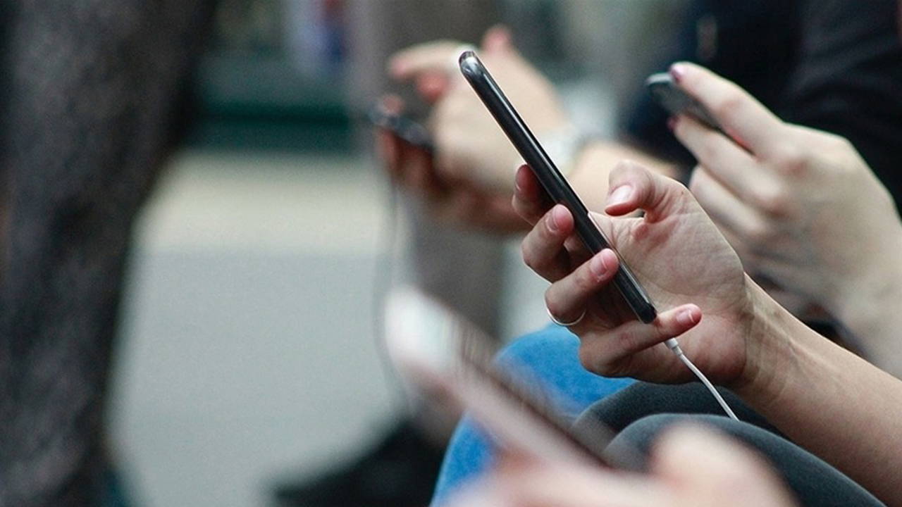 ekran bagimliligi vucudu savunmasiz birakiyor eKqyHBQv