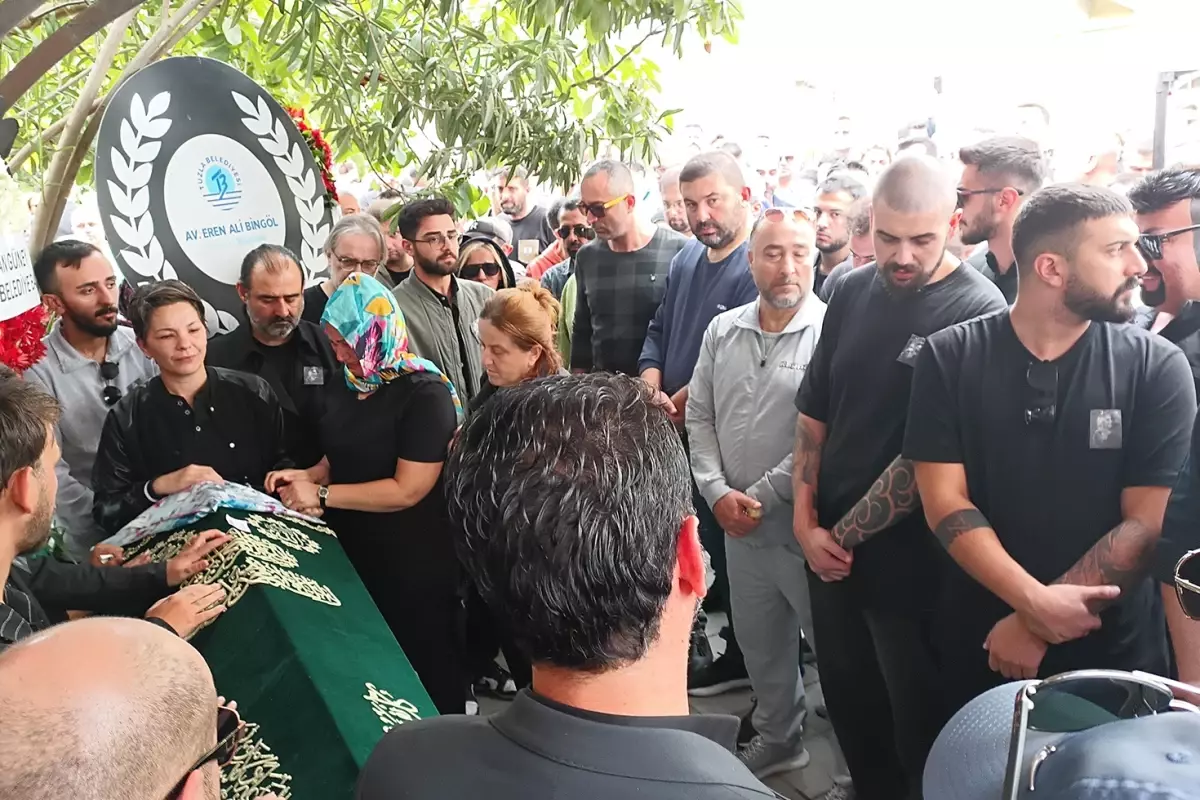 gullu son yolculuguna ugurlaniyor Kc5e5i2g