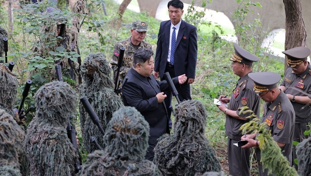 Kuzey Koreli askerlere savaş emri nasıl verildi? kuzey koreli askerlere savas emri nasil verildi Az2amjMm