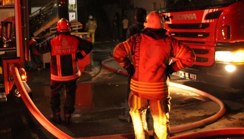 bursada yangin 2 baraka kule dondu SM2Mheig