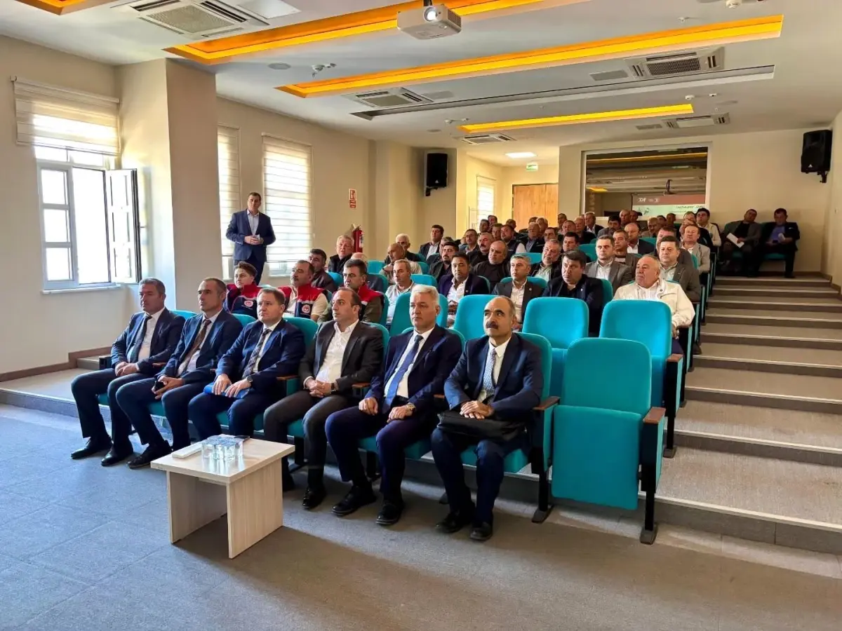 tarim sayimi icin bilgilendirme toplantisi duzenlendi lKzWEuja.jpg