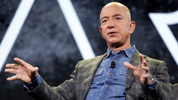Jeff Bezos, Zenginlikte Başkalarına Geçti