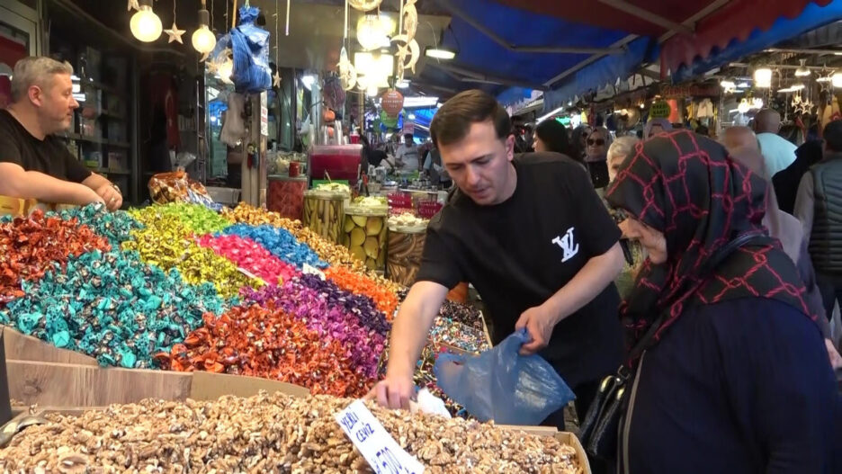 Bursa Çarşısında Kurban Bayramı Hazırlıkları Tüm Hızıyla Devam Ediyor