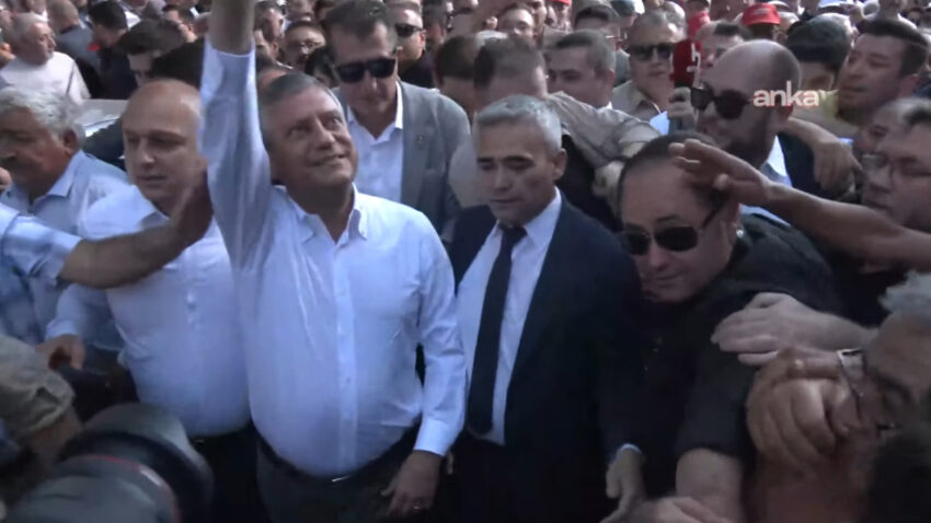Ozgur ozele kirikkalede yogun ilgi AshuWPJ2